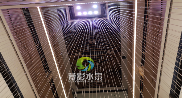 室内14米高光纤水帘，新余市太平洋购物中心焦点景观